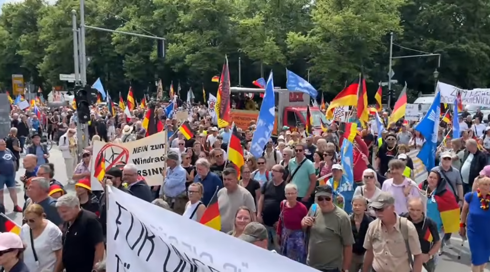 Tausende Menschen mobilisieren in der Hauptstadt